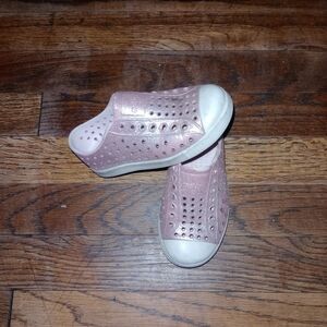 Native Kids Shoes in Pink Glitter and White Size 9 Toddler